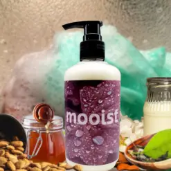 MOOIST BODYWASH WITH ALMOND MILK, TEA, OAT & HONEY